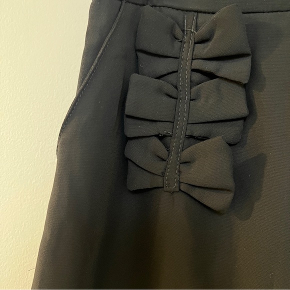 Black mini skirt with BOWS 🖤🎀 Compañía fantastica - size small - Picture 2 of 10